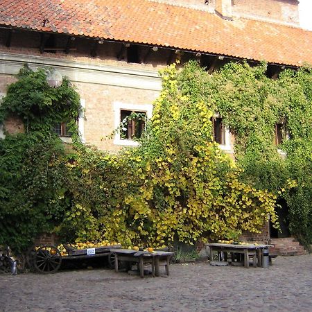 Zamek Reszel Hotel Exterior photo